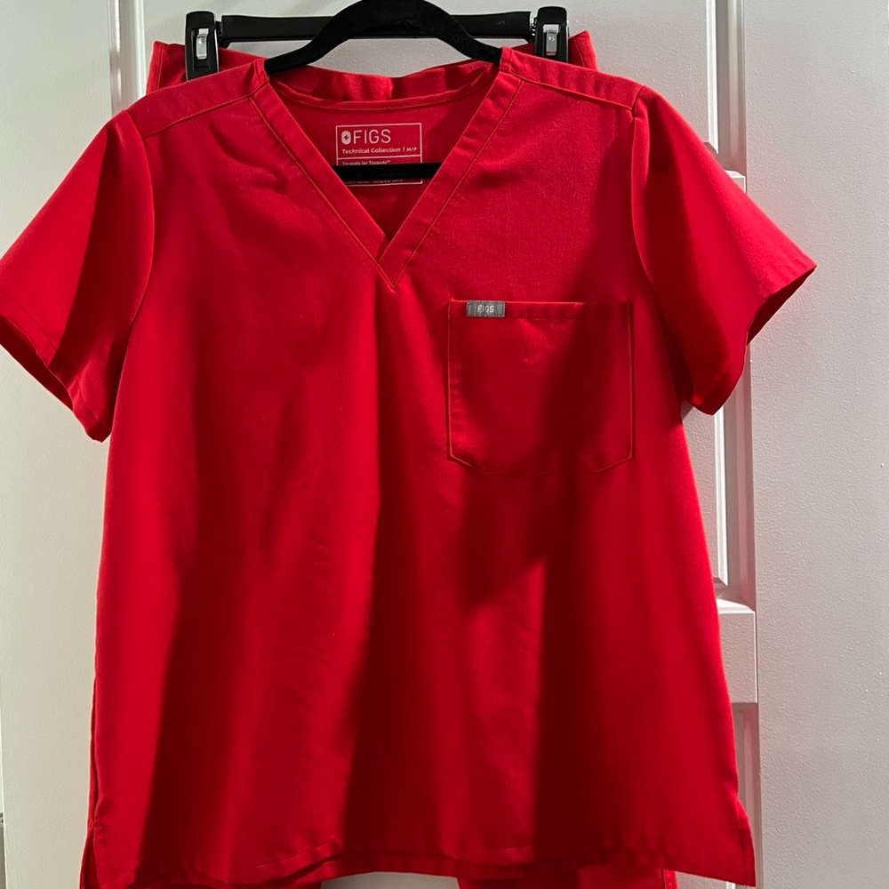 Figs Vivid Red Technical Collection Top